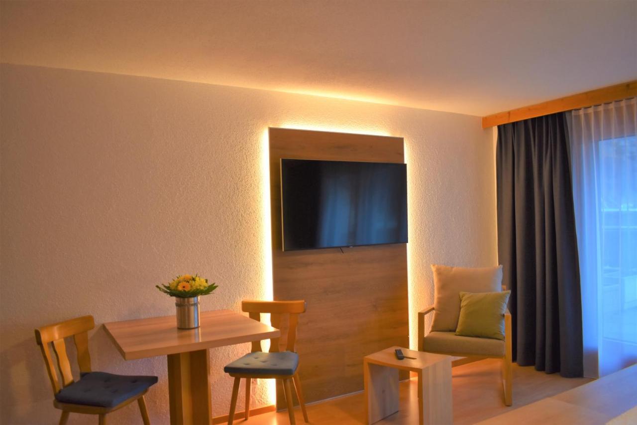 Appartementhaus Crystal Täsch Exteriör bild